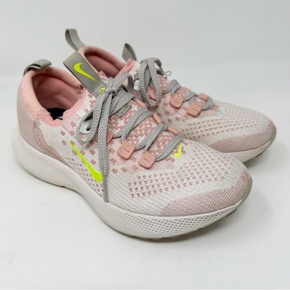 Nike React Escape Run Flyknit Sail Pink Running - Picture 1 of 8